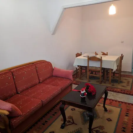 Leptokarya Rooms 公寓